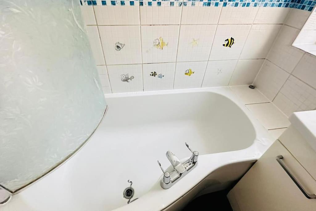 3 Bed House East London Home Eksteriør billede
