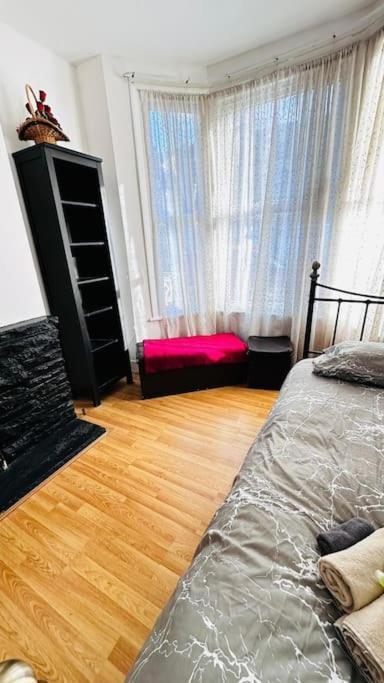 3 Bed House East London Home Eksteriør billede