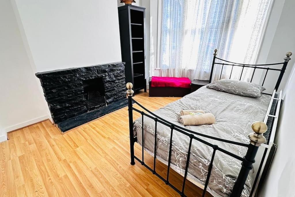 3 Bed House East London Home Eksteriør billede